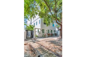 536 4TH AVENUE, ST PETERSBURG, FL 33701 - MLS#MFRTB8491504