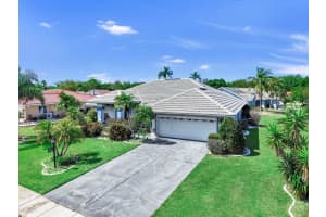 2003 NEW BEDFORD DRIVE, SUN CITY CENTER, FL 33573 - MLS#MFRTB8491524