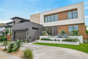 370 BELLEAIR DRIVE, ST PETERSBURG, FL 33704 - MLS#MFRTB8491778