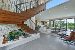 370 BELLEAIR DRIVE, ST PETERSBURG, FL 33704 - MLS#MFRTB8491778