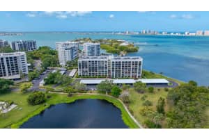 100 OAKMONT LANE, BELLEAIR, FL 33756 - MLS#MFRTB8491904