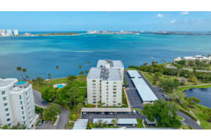 100 OAKMONT LANE, BELLEAIR, FL 33756 - MLS#MFRTB8491904