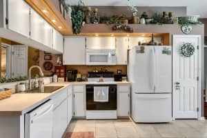 6450 49TH AVENUE, ST PETERSBURG, FL 33709 - MLS#MFRTB8491976