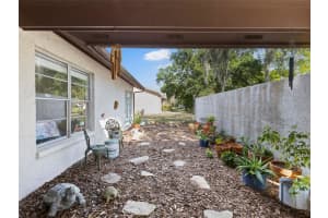 322 HOLLOWTREE DRIVE, SEFFNER, FL 33584 - MLS#MFRTB8491995