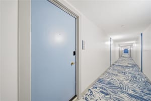 1 KEY CAPRI #306E, TREASURE ISLAND, FL 33706 - MLS#MFRTB8492071