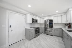 1 KEY CAPRI #306E, TREASURE ISLAND, FL 33706 - MLS#MFRTB8492071