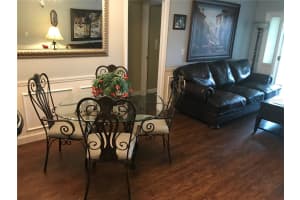 10380 CARROLLWOOD LANE, TAMPA, FL 33618 - MLS#MFRTB8492245