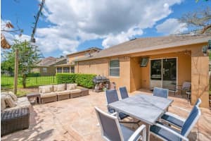 15721 OAKLEAF RUN DRIVE, LITHIA, FL 33547 - MLS#MFRTB8492356