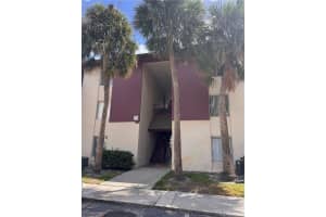 3840 N Lake Dr #127, TAMPA