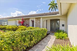 1971 MASSACHUSETTS AVENUE, ST PETERSBURG, FL 33703 - MLS#MFRTB8492503