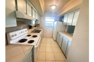 870 VILLAGE LAKE TERRACE, ST PETERSBURG, FL 33716 - MLS#MFRTB8492765