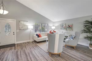 16133 RAVENDALE DRIVE, TAMPA, FL 33618 - MLS#MFRTB8492904