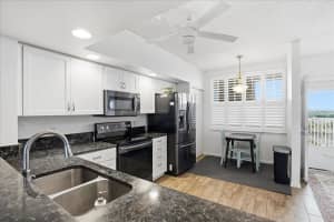6425 SHORELINE DRIVE, ST PETERSBURG, FL 33708 - MLS#MFRTB8492968