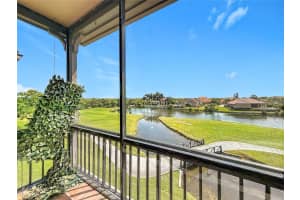 2400 Feather Sound Dr #933, CLEARWATER