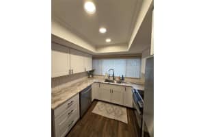 6206 GREENLEAF LANE, TAMPA, FL 33617 - MLS#MFRTB8493234