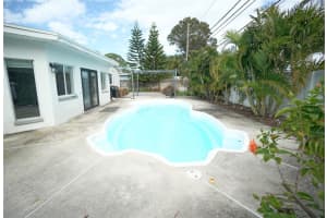 7325 10TH STREET, ST PETERSBURG, FL 33702 - MLS#MFRTB8493267