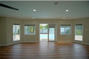 7325 10TH STREET, ST PETERSBURG, FL 33702 - MLS#MFRTB8493267