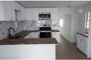 2442 40TH AVENUE, ST PETERSBURG, FL 33714 - MLS#MFRTB8493275