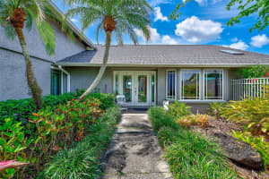 10976 HARBORSIDE DRIVE, LARGO, FL 33773 - MLS#MFRTB8493287