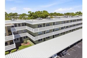 4890 Bay St Ne #326, ST PETERSBURG