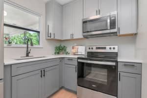 5132 OXFORD AVENUE, ST PETERSBURG, FL 33710 - MLS#MFRTB8493353