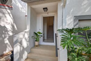 492 SANTA CRUZ PLACE, ST PETERSBURG, FL 33703 - MLS#MFRTB8493396