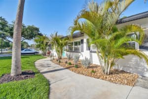 7330 17TH WAY, ST PETERSBURG, FL 33702 - MLS#MFRTB8493417