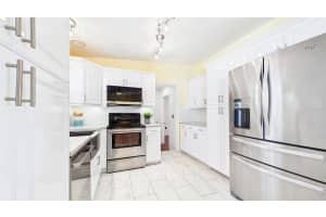 6447 17TH PLACE, ST PETERSBURG, FL 33710 - MLS#MFRTB8493445