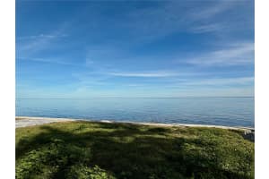 5926 BAHAMA SHORES DRIVE, ST PETERSBURG, FL 33705 - MLS#MFRTB8493525