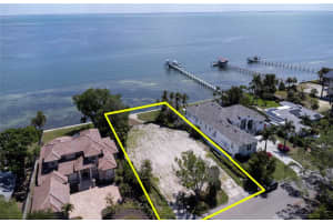 5926 BAHAMA SHORES DRIVE, ST PETERSBURG, FL 33705 - MLS#MFRTB8493525