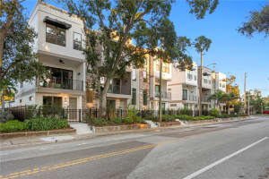 40 64TH STREET, ST PETERSBURG, FL 33707 - MLS#MFRTB8493604