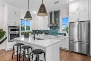 40 64TH STREET, ST PETERSBURG, FL 33707 - MLS#MFRTB8493604