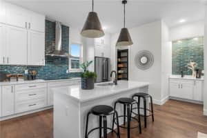 40 64TH STREET, ST PETERSBURG, FL 33707 - MLS#MFRTB8493604