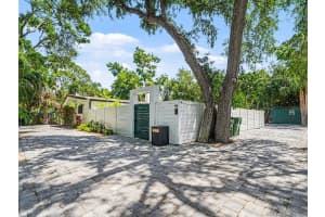 4050 TURKS CAP PLACE, SARASOTA, FL 34234 - MLS#MFRTB8493607