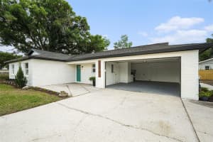 707 QUEENS COURT, SEFFNER, FL 33584 - MLS#MFRTB8493619