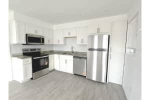 24 LYNN WAY, MADEIRA BEACH, FL 33708 - MLS#MFRTB8493633