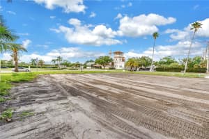 SNELL ISLE BLVD NE, ST PETERSBURG, FL 33704 - MLS#MFRTB8493681