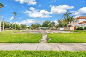 SNELL ISLE BLVD NE, ST PETERSBURG, FL 33704 - MLS#MFRTB8493681