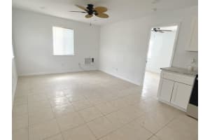 24 LYNN WAY, MADEIRA BEACH, FL 33708 - MLS#MFRTB8493707