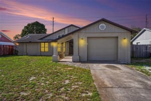 2726 Blossom Lake Dr, HOLIDAY