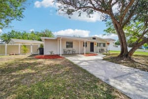 541 FIREFLY LANE, APOLLO BEACH, FL 33572 - MLS#MFRTB8493808