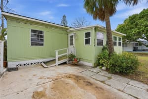 104 52ND AVENUE PLAZA, BRADENTON, FL 34207 - MLS#MFRTB8493811