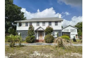 15 Lake Howard Dr Nw, WINTER HAVEN