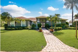 2016 Swan Ln, PALM HARBOR