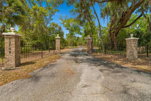 2708 BELL SHOALS ROAD, BRANDON, FL 33511 - MLS#MFRTB8494012