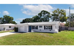 8977 140TH WAY, SEMINOLE, FL 33776 - MLS#MFRTB8494145