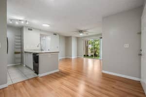 10024 STRAFFORD OAK COURT, TAMPA, FL 33624 - MLS#MFRTB8494351