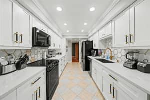 1009 MORFIELD LANE, BRANDON, FL 33511 - MLS#MFRTB8494546