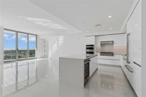 400 CENTRAL AVENUE, ST PETERSBURG, FL 33701 - MLS#MFRTB8494657