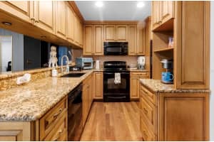 302 HUTCH COURT, BRANDON, FL 33510 - MLS#MFRTB8494671